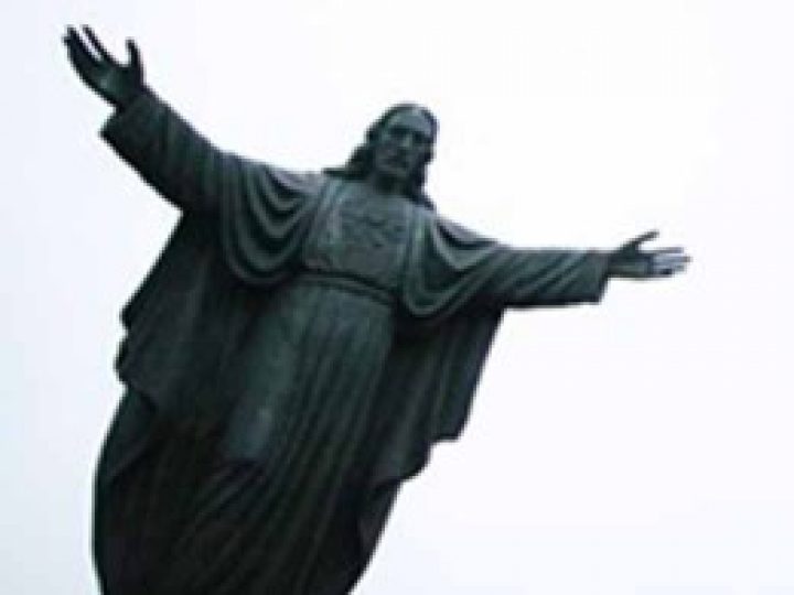 В Прокопьевске установлена скульптура Иисуса Христа