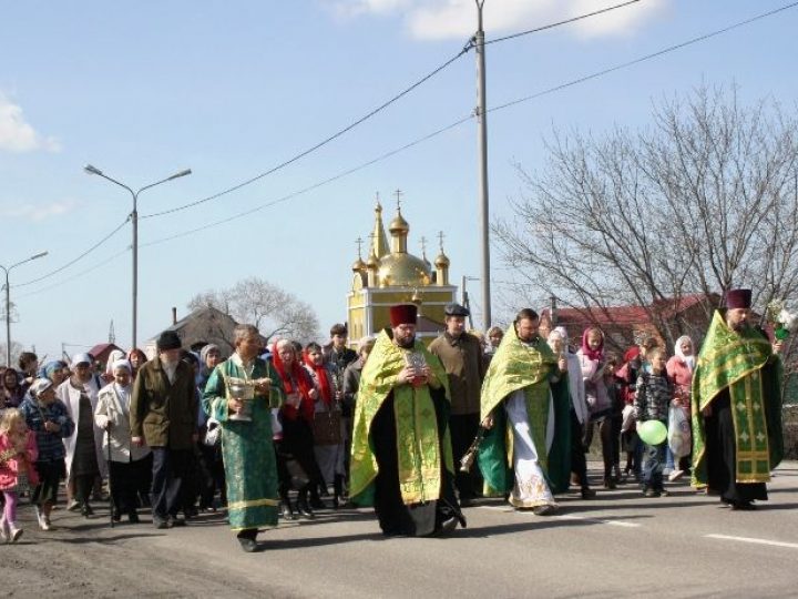В Полысаеве прошел крестный ход против абортов