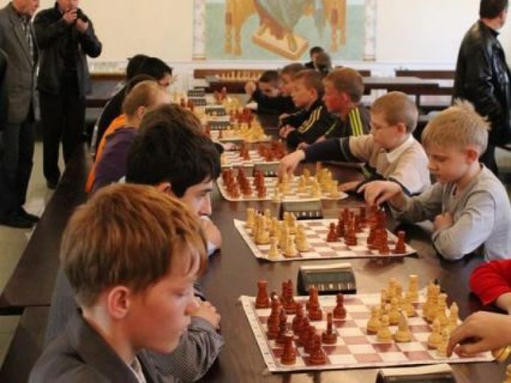 На территории Знаменского собора прошел финал Областных соревнований по шахматам среди детей