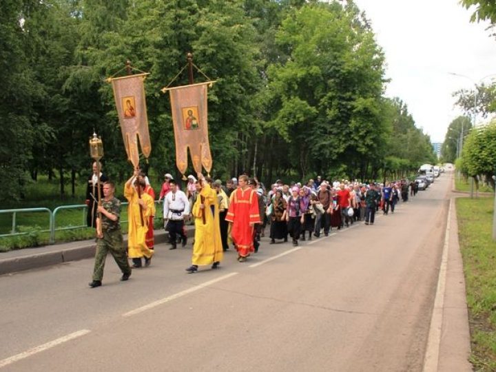 В Новокузнецке прошел крестный ход, посвященный небесному покровителю земли Кузнецкой