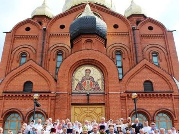 В Кемерове состоялось чествование православных супругов-юбиляров, отмечающих юбилейные даты со дня бракосочетания