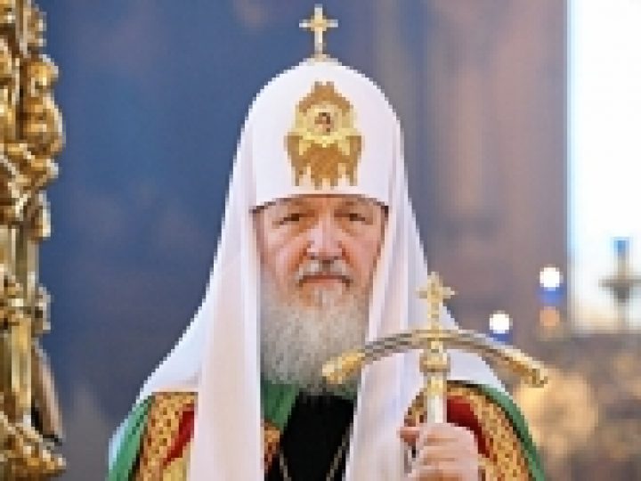 Святейший Патриарх Кирилл горячо молится за мир на Украине