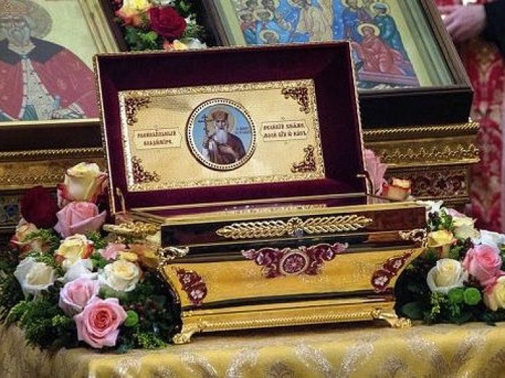 Начался заключительный этап принесения мощей святого князя Владимира в епархии Русской Православной Церкви