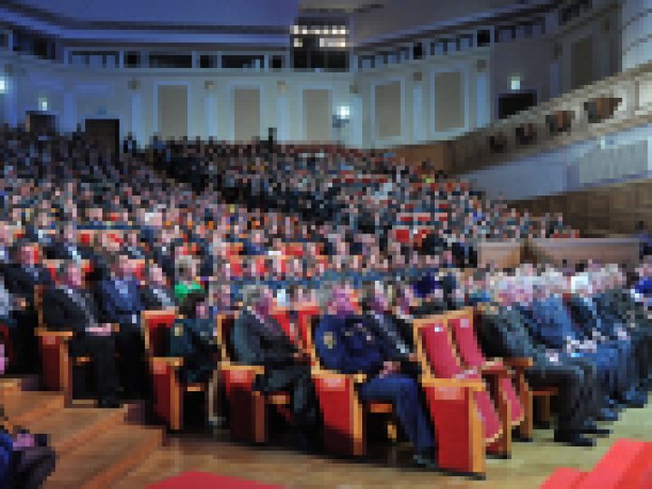Священнослужители Русской Православной Церкви удостоены наград МЧС России