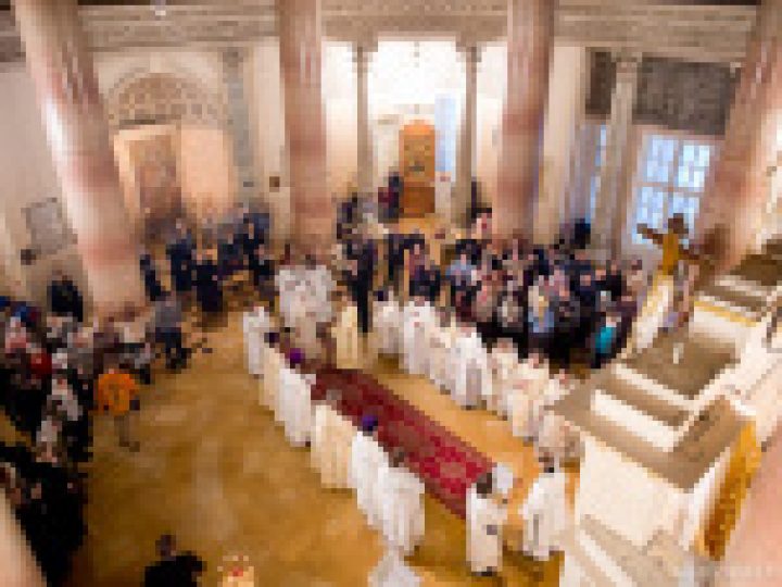 Конференция, посвященная переводу богослужения на жестовый язык, прошла в Москве