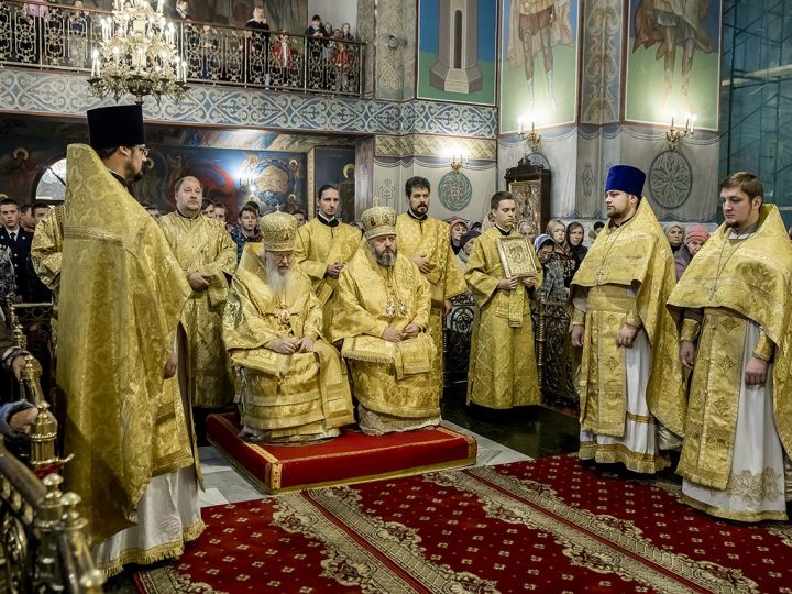 24 сентября 2017 г. Божественная Литургия в Знаменском соборе в сослужении митрополитов Евлогия и Аристарха