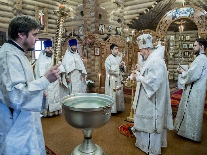 18 января 2018 г. Крещенский сочельник в кемеровском храме благоверного князя Александра Невского