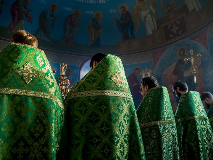 2 января 2018 г. Божественная Литургия в престольный день храма праведного Иоанна Кронштадского в Березовском