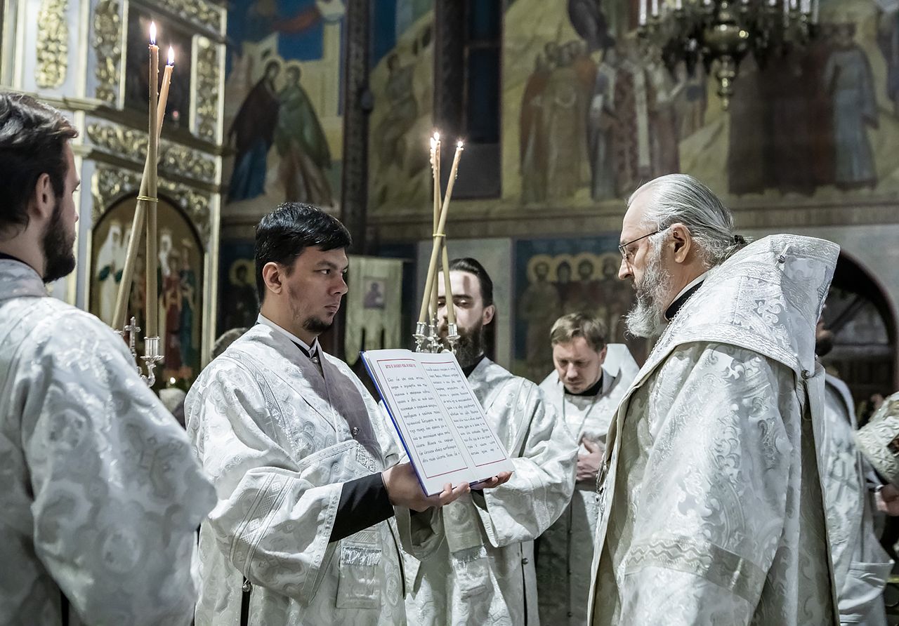 Глава митрополии возглавил новогодний молебен в главном храме Кузбасса