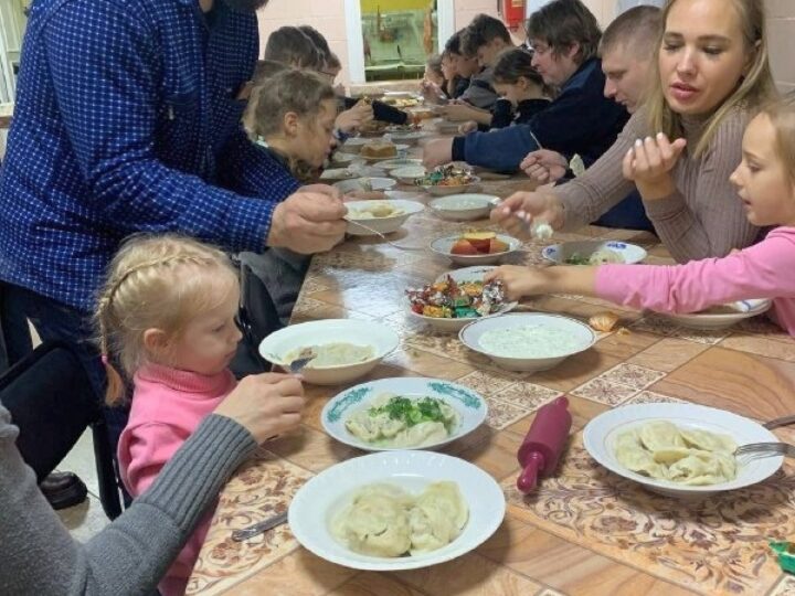 В Новокузнецке прошёл молодёжный «Пельменный день»