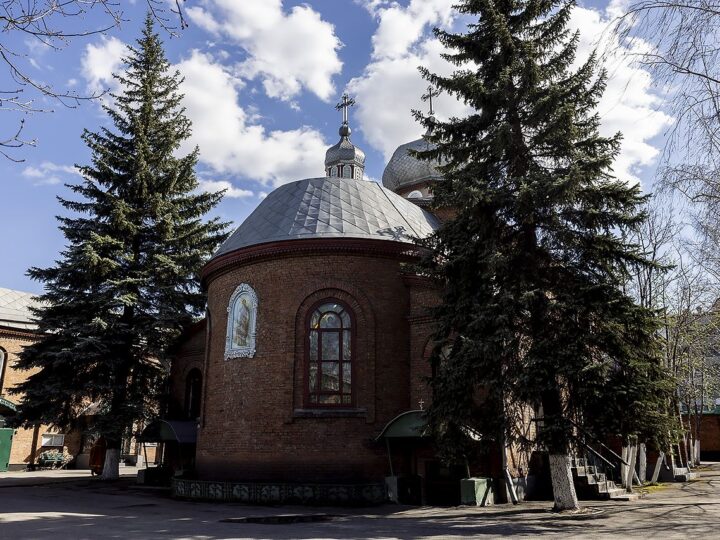 В понедельник Светлой седмицы митрополит Аристарх посетил Новокузнецкую епархию