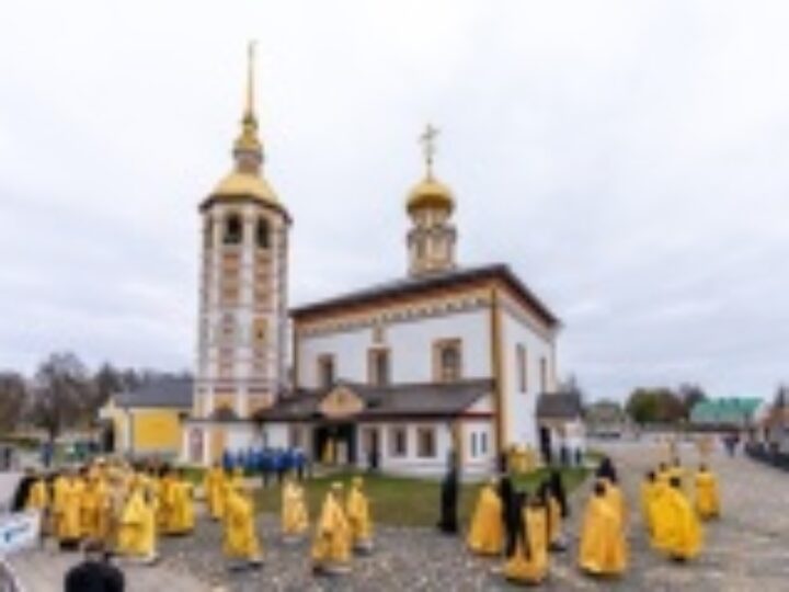 Митрополит Воскресенский Григорий совершил освящение кафедрального соборного храма Воскресения Христова г. Суздаля