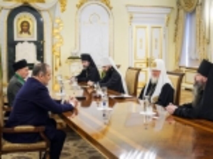 Святейший Патриарх Кирилл вручил муфтию Дагестана орден Славы и Чести