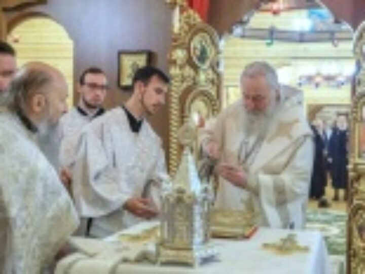 Председатель Синодального отдела по монастырям и монашеству освятил храм преподобного Силуана Афонского на подворье Зачатьевского монастыря в Барвихе