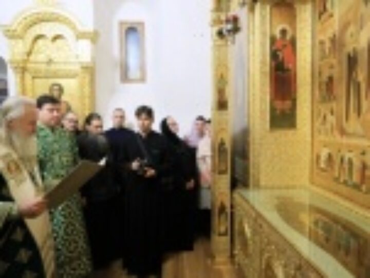 В день памяти преподобного Никона Радонежского председатель Синодального отдела по монастырям и монашеству совершил Литургию в Троице-Сергиевой лавре