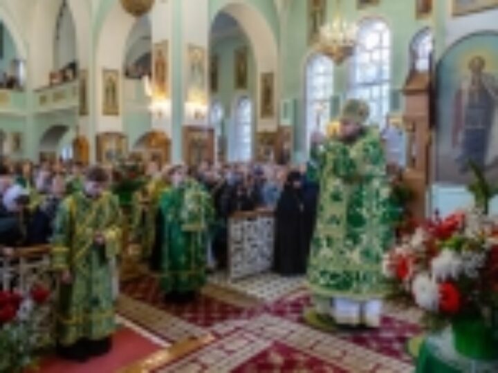 Епископ Петергофский Силуан возглавил престольный праздник Иоанновского ставропигиального монастыря на Карповке