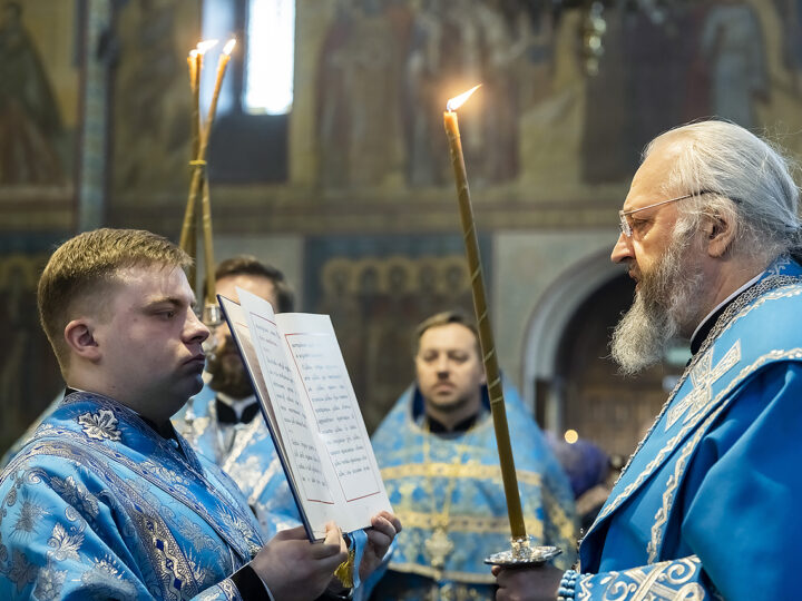 Митрополит Аристарх возглавил утреню с чтение акафиста Пресвятой Богородицы в канун пятой субботы Великого поста