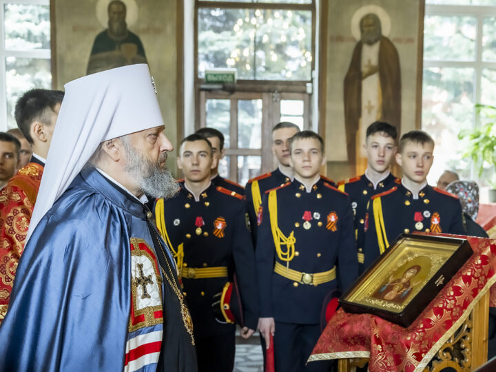 Митрополит Аристарх возглавил торжества престольного дня храма святого великомученика Георгия Победоносца