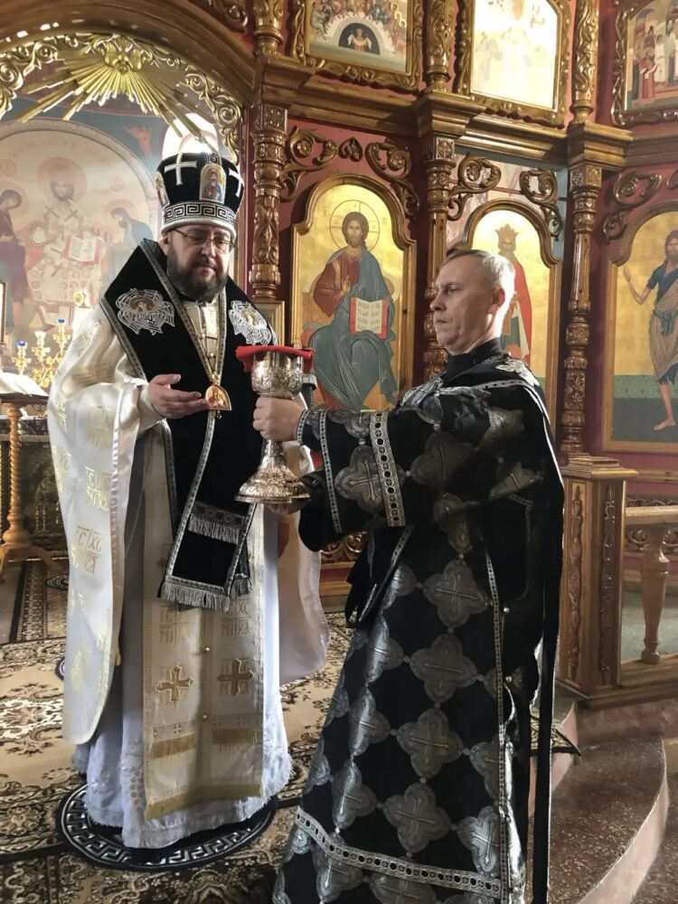 Епископ Мариинский и Юргинский Иннокентий совершил Литургию Преждеосвященных Даров