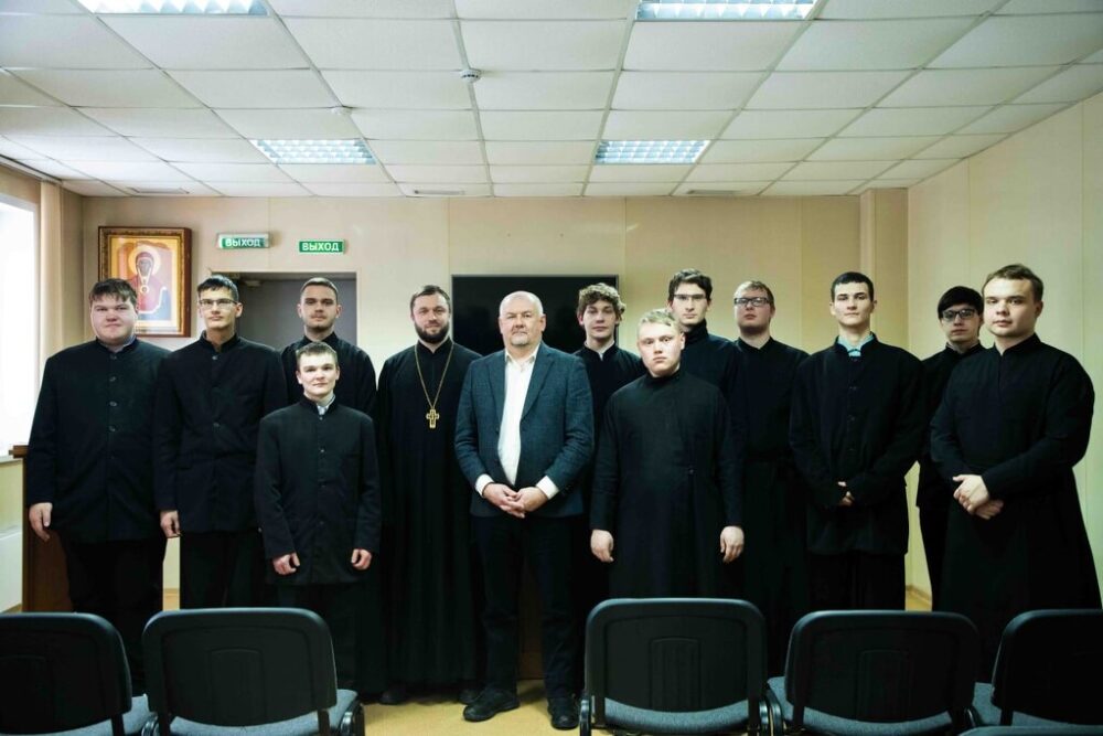 В Новокузнецком епархиальном управлении состоялась встреча с религиоведом Романом Силантьевым