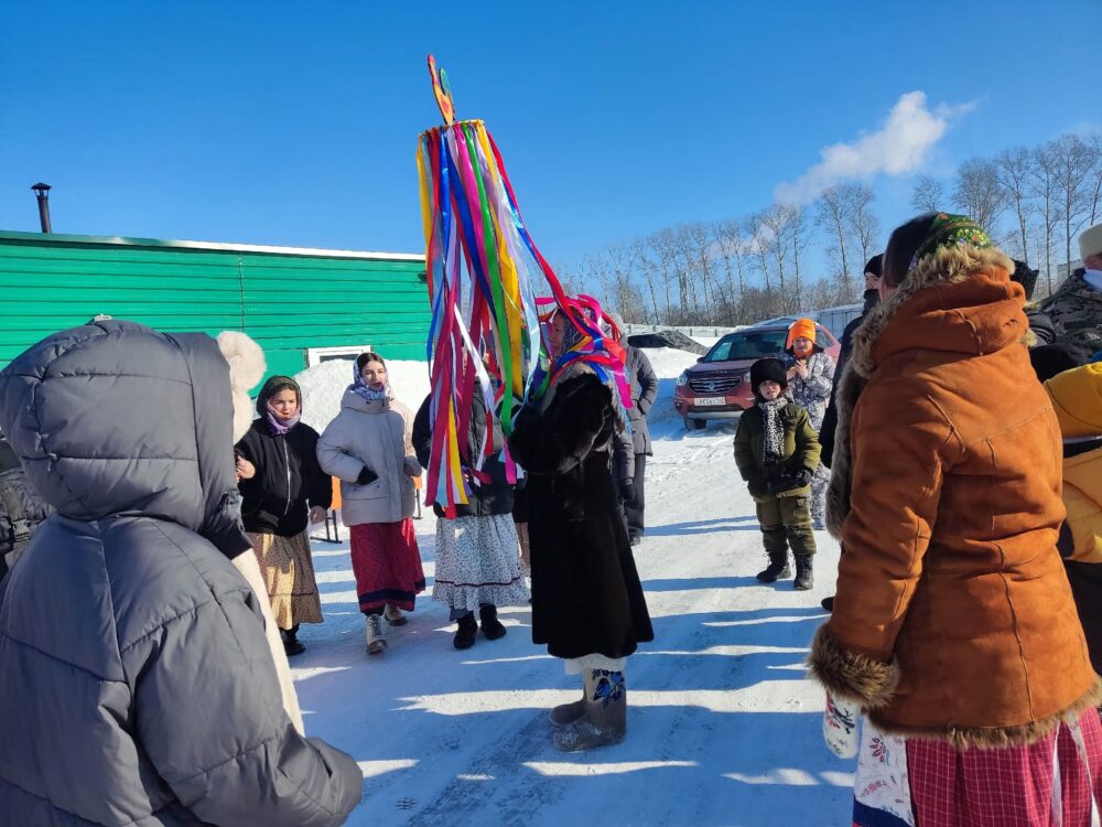 В Кемерове Православный этнокультурный центр «Наследие» проводил зиму широкой Масленицей