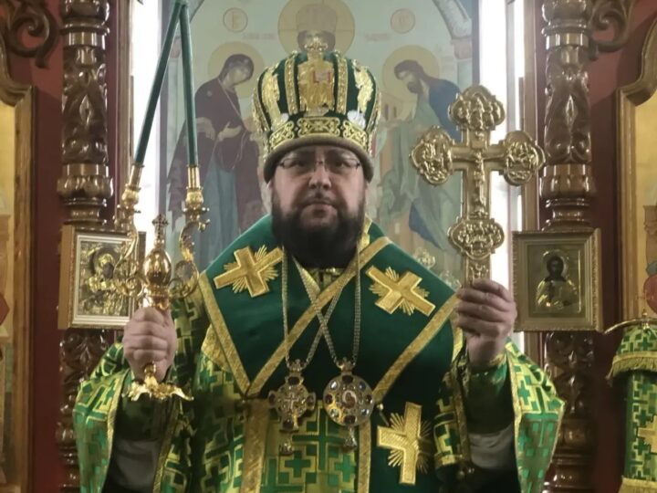 Епископ Мариинский и Юргинский Иннокентий совершил Божественную литургию в Вербное воскресенье