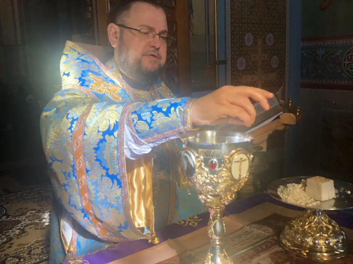 Епископ Мариинский и Юргинский Иннокентий совершил богослужение в праздник Благовещения Пресвятой Богородицы