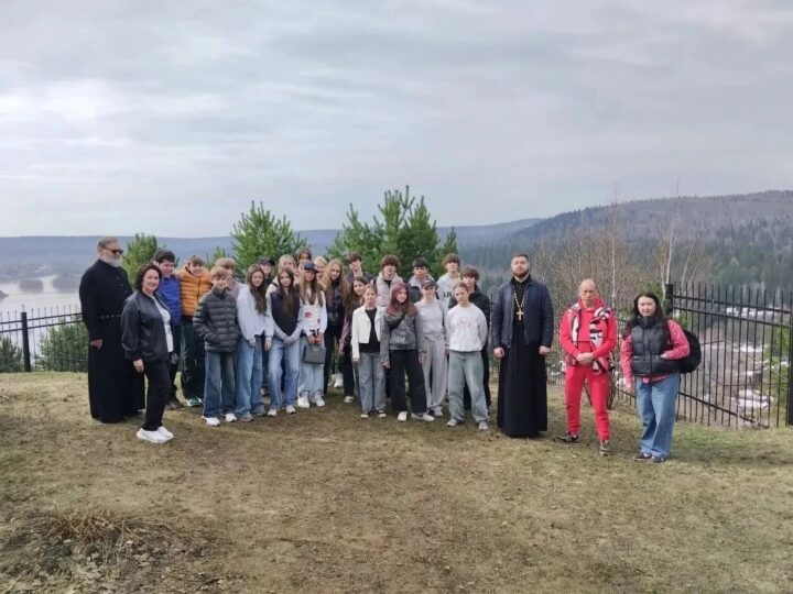 В храме села Костенково прошло просветительское мероприятие для школьников
