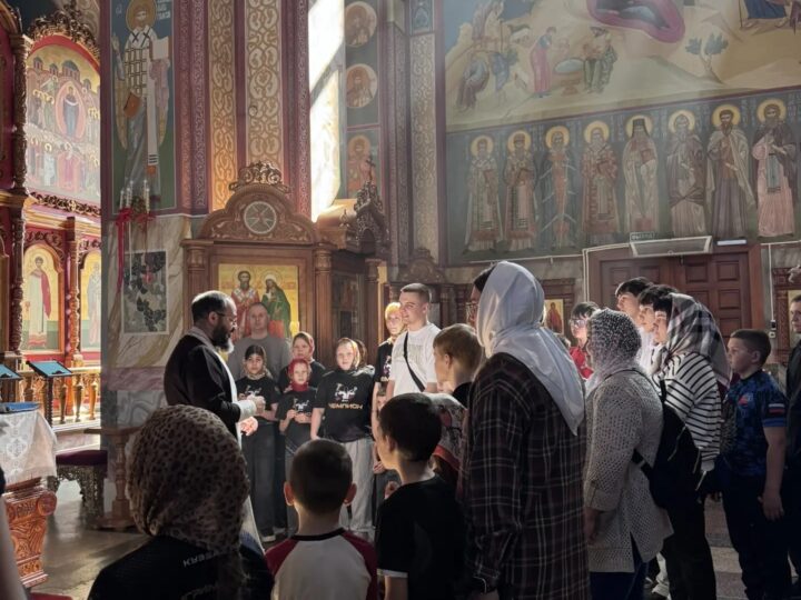 Юргинский священник напутствовал юных спортсменов перед турниром
