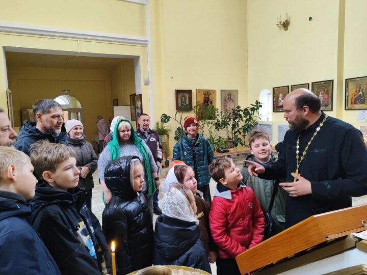Выездная встреча с воспитанниками православного патриотического клуба «Скимен» состоялась в храме посёлка городского типа Рудничный