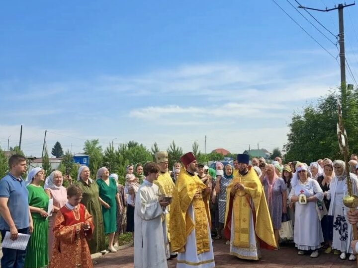 Храм святителя Луки Крымского города Белово встретил престольный праздник