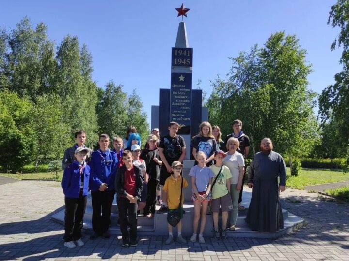 Школьники из Кемерова совершили краеведческую экспедицию в Итатский