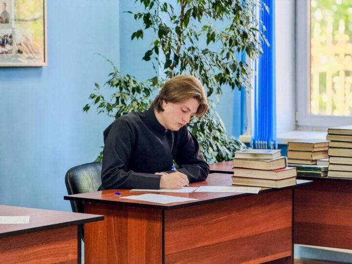 В Кузбасской семинарии состоялся итоговый экзамен для выпускников
