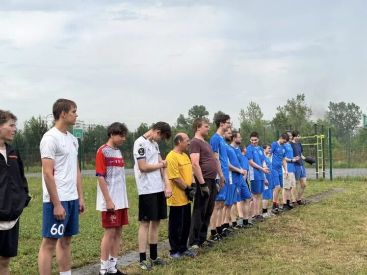 В День молодёжи в Новокузнецке прошёл футбольный турнир
