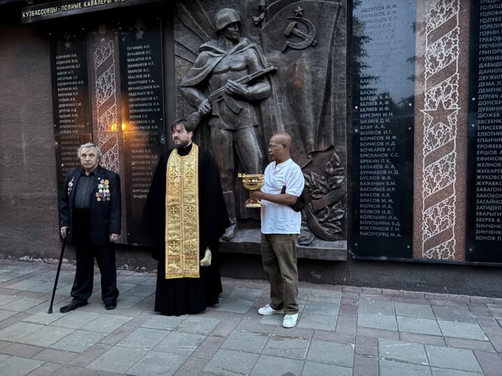 В Кемерове освятили мемориальную доску полным кавалерам ордена Славы и Героям Советского Союза