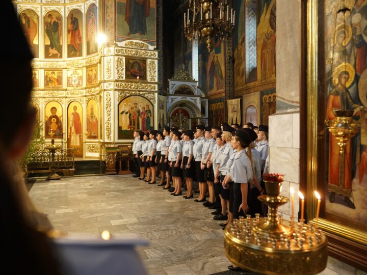 Митрополит Аристарх совершил благодарственный молебен с сотрудниками регионального ГУ МВД