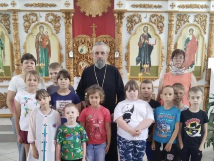 В храме посёлка городского типа Тяжинский прошла встреча с воспитанниками социально-реабилитационного центра для несовершеннолетних