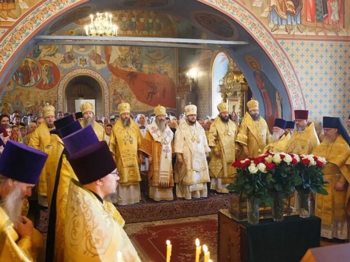 Епископ Мариинский и Юргинский Иннокентий принял участие в торжествах 100-летия преставления святителя Макария Невского в Томске