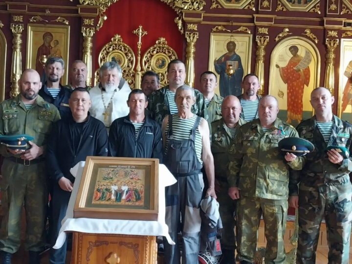 В Таштаголе совершили молебен в честь Дня пограничника