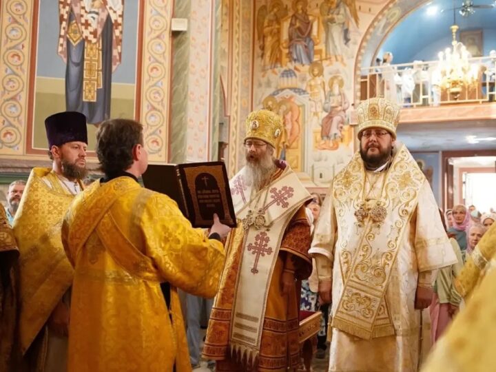 Епископ Мариинский и Юргинский Иннокентий принял участие в престольном празднике Петро-Павловского собора Томска