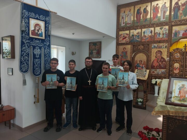В храме в честь иконы Божией Матери «Феодоровская» завершился курс школы звонарей