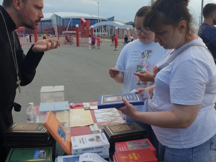 В Кемерове провели миссионерскую акцию в День молодёжи