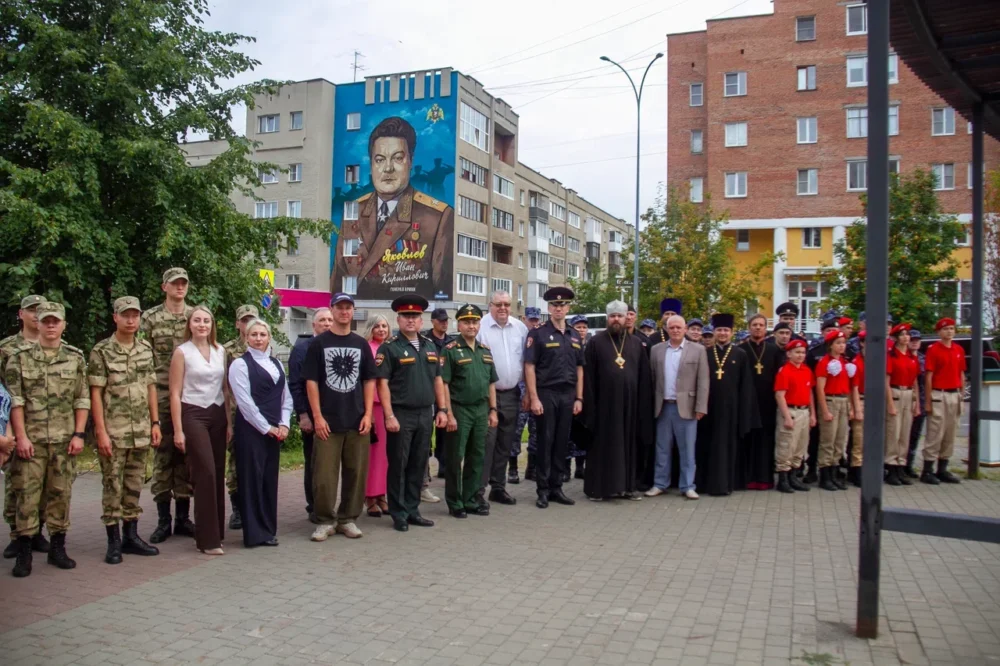 Епископ Даниил принял участие в открытии мурала Победы