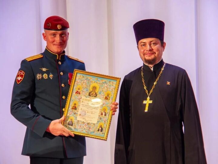 Священник поздравил бойцов отряда спецназа «Кузбасс» с годовщиной подразделения