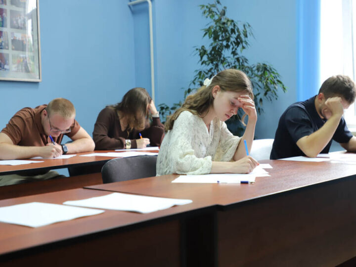 В Кузбасской семинарии прошли вступительные испытания для поступающих на бакалавриат