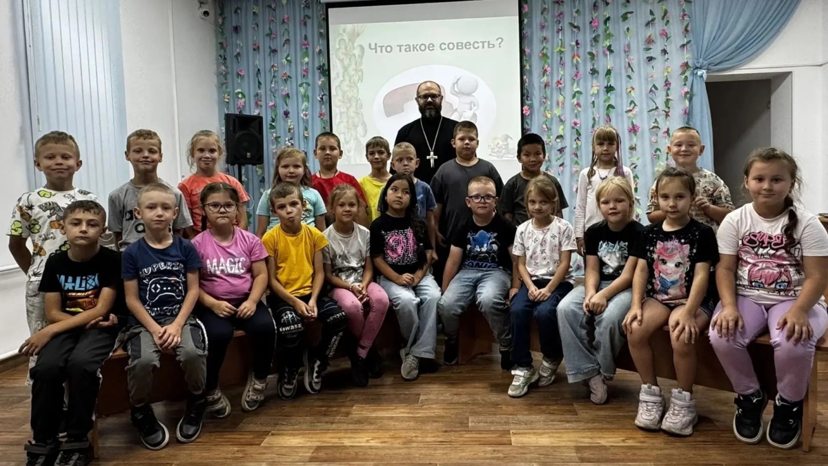 Юргинский священник напутствовал будущих первоклассников