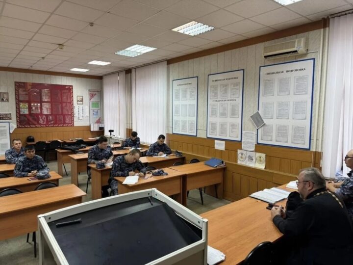 В Росгвардии Междуреченского городского округа состоялась встреча сотрудников со священником