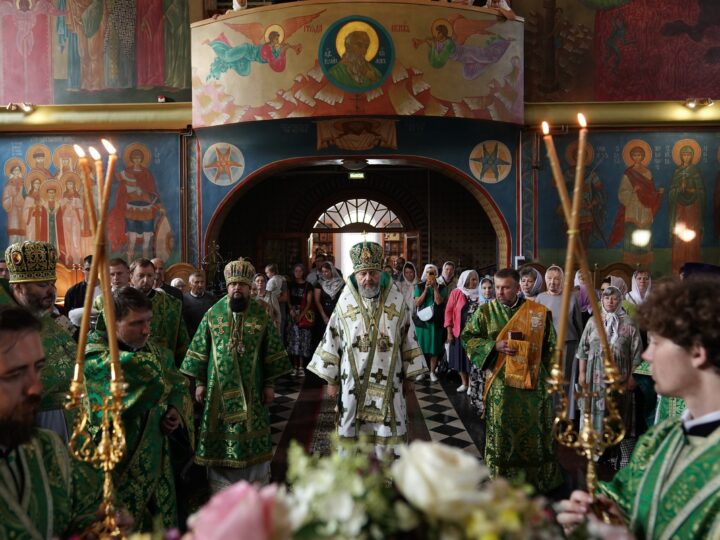 Память преподобного Серафима Саровского митрополит Аристарх прославил в Свято-Серафимо-Покровском женском монастыре Ленинска-Кузнецкого