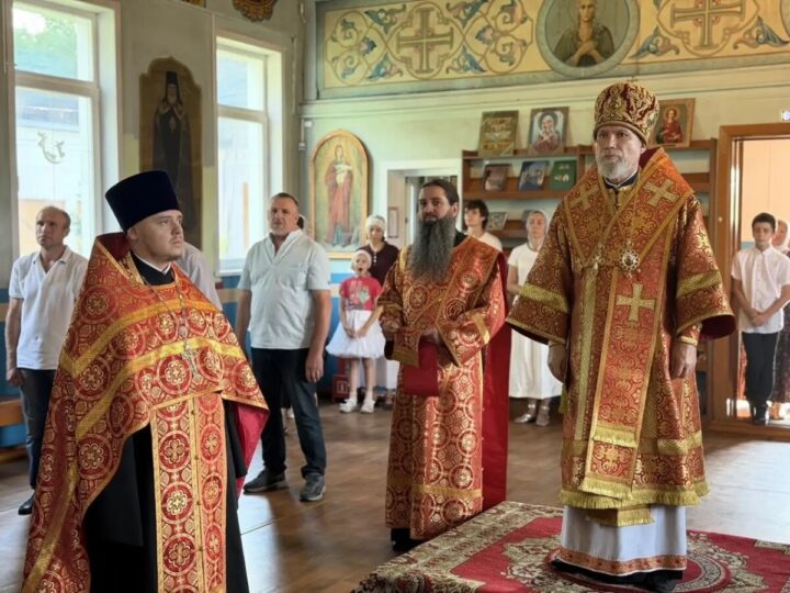 Епископ Новокузнецкий и Таштагольский Владимир совершил всенощное бдение в канун престольного праздника Ильинского храма