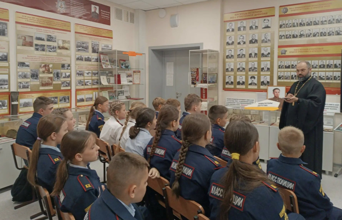 Юргинский священник встретился с кадетами